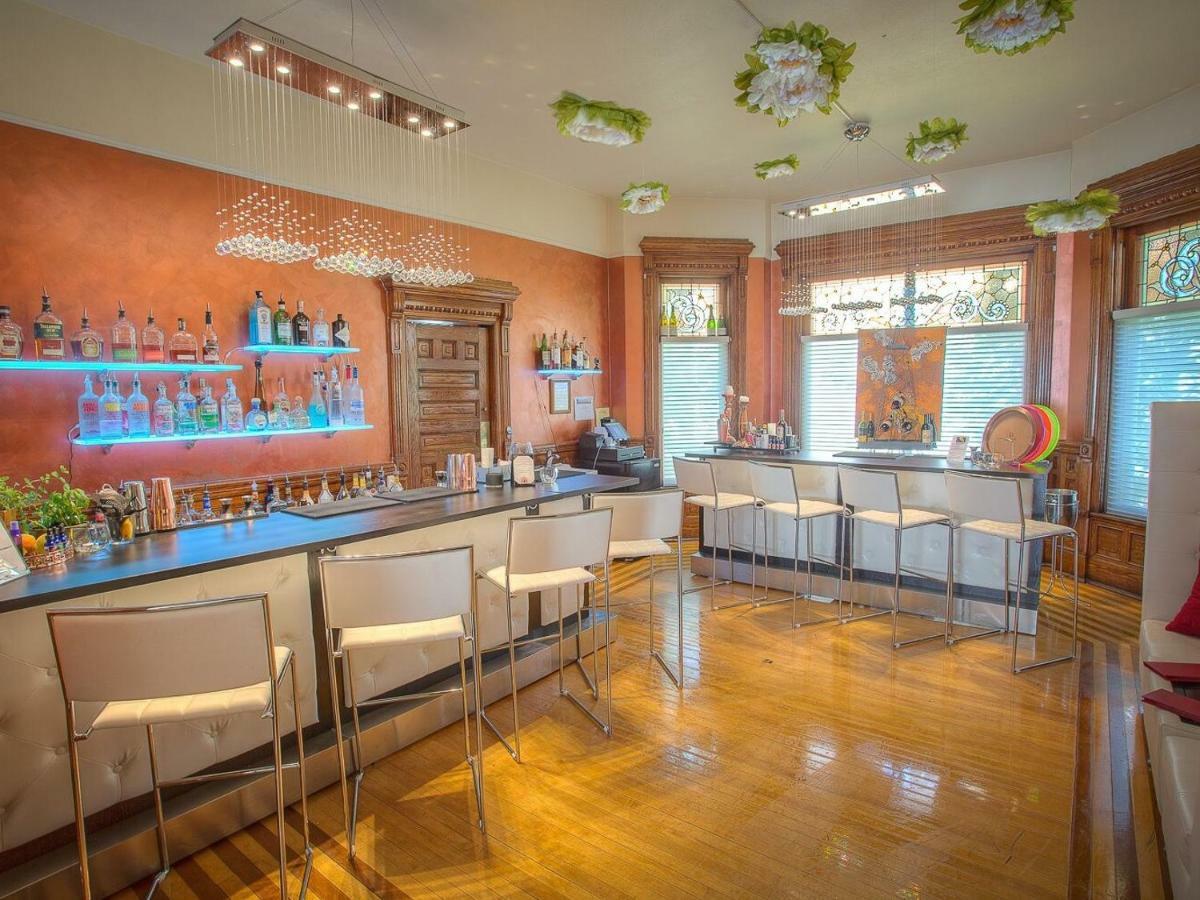 M&M Victorian Bed And Breakfast Marinette ภายนอก รูปภาพ